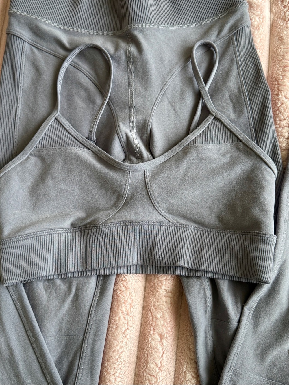 ALO Yoga Seamless Bralette & High-Waist Leggings - Light Gray